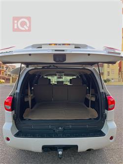 Toyota Sequoia